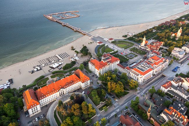 Sopot, Grand Hotel i Molo. EU, PL, Pomorskie. Lotnicze.