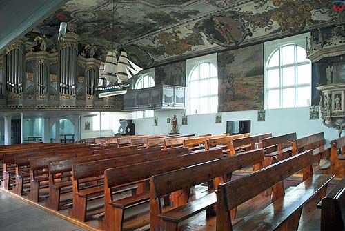 Wnętrze kościoła w Stegnie