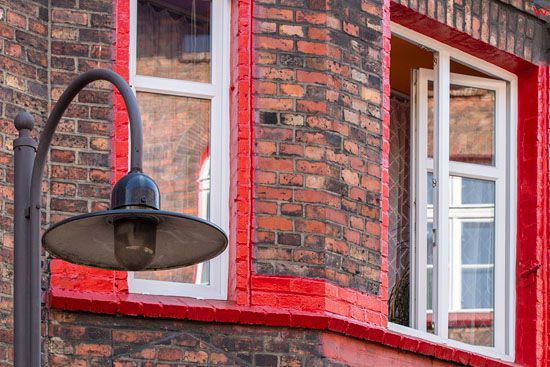 Katowice Nikiszowiec, osiedle mieszkaniowe tzw. familoki przy ulicy sw. Anny. EU, PL, Slaskie.