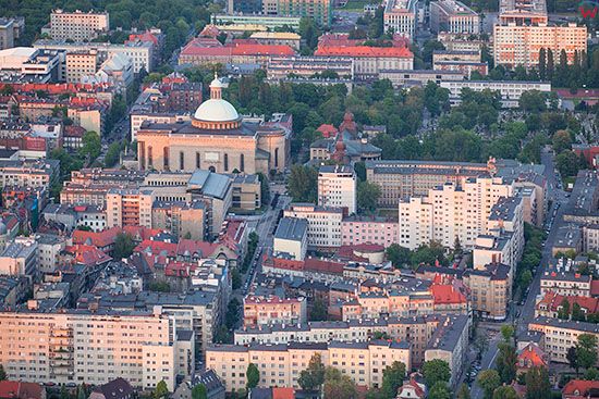 Katowice, panorama na centrum miasta z widoczna Katedra Chrystusa Krola. EU, Slaskie. Lotnicze.