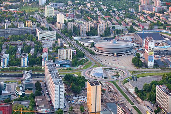 Katowice, panorama lotnicza na Galerie Rondo Sztuki i Spodek. EU, Slaskie. Lotnicze.