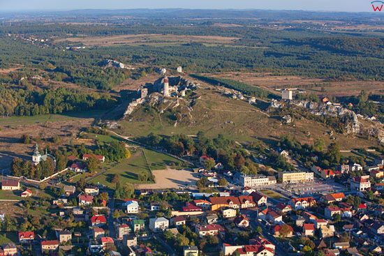 Olsztyn, panorama na miasto. EU, Pl, Slaskie. Lotnicze.