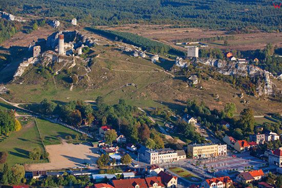 Olsztyn, panorama na miasto. EU, Pl, Slaskie. Lotnicze.