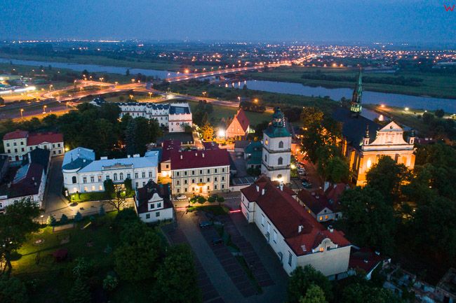 Sandomierz, Dzwonnica z Bazylika Kateralna na tle Wisly