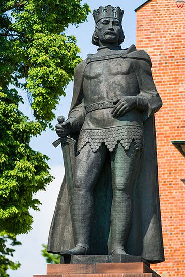 Gniezno, pomnk Boleslawa Chrobrego przed Katedra. EU, PL, Wielkopolskie.
