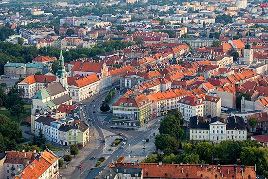 Kalisz, panorama lotnicza na stare miasto od styrony NE. EU, Pl, Wielkopolskie. Lotnicze.