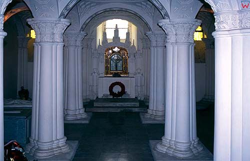Rogalin, kaplica - miejsce pochówku Edwarda Raczyńskiego