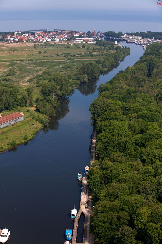 Darlowo, rzeka Wieprza. EU, PL, Zachodniopomorskie. Lotnicze.
