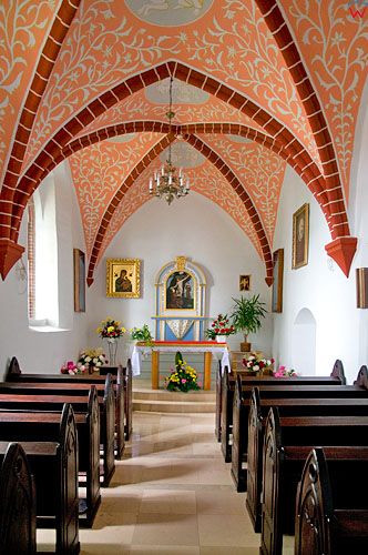 Zachodniopomorskie, Nowogard, wnętrze kosciola parafialnego.