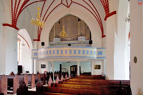 Zachodniopomorskie, Nowogard, wnętrze kosciola parafialnego.