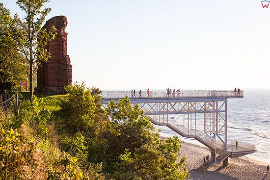 Trzesacz, molo i galeria widokowa. EU, Pl, Zachodniopomorskie.