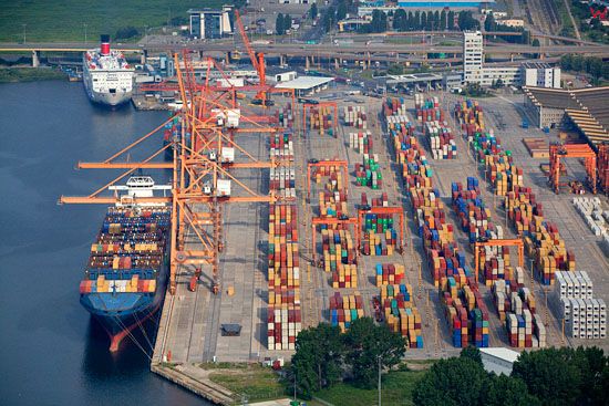 Port Gdynia. Gdynia Container Terminal (GCT). EU, Pl, pomorskie. Lotnicze.