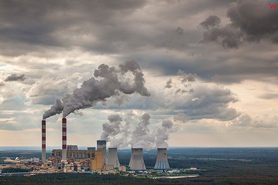 Belchatow, najwieksza w europie elektrownia zasilana weglem brunatnym. EU, Slaskie. Lotnicze.
