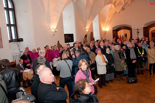 Uroczystosci na olsztynskim zamku w trakcie pogrzebu Mikolaja Kopernika. 16.03.2010 r.