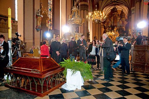 Uroczystosci pogrzebowe szczatkow Mikolaja Kopernika w Katedrze Fromborskiej - 22.05.2010 r.  