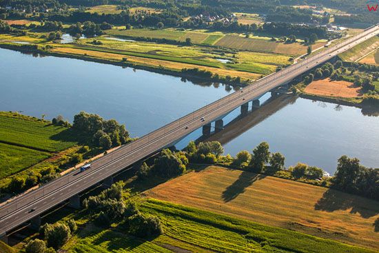 Torun. Torun Poludnie, most na Wisle przeprawa drog A1 i S10. Fot. EU, Pl, Kujaw-Pom. LOTNICZE.