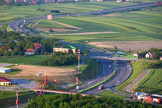 Gora Swietej Anny, odcinek Autostrady A4. EU, Pl, Opolskie. Lotnicze.