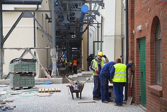 Walbrzych, 30.10.2014 r. ostatnie prace przed majacym nastapic otwarciem Centrum Nuki i Sztuki na terenie dawnej Kopalni Wegla Kamiennego Julia. EU, PL, Dolnoslaskie.