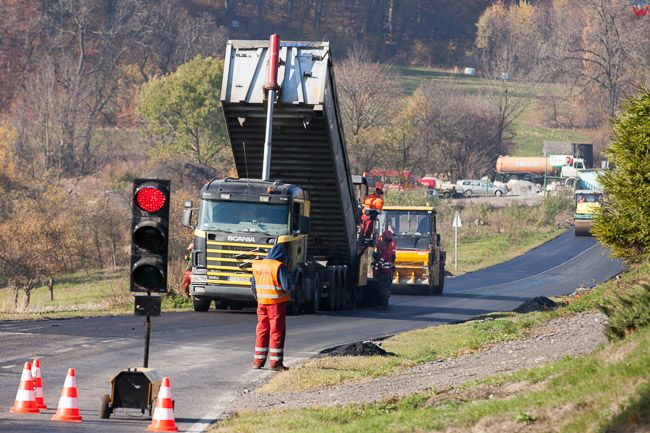 Smolen, remont drogi nr 794. EU, PL, Slaskie.