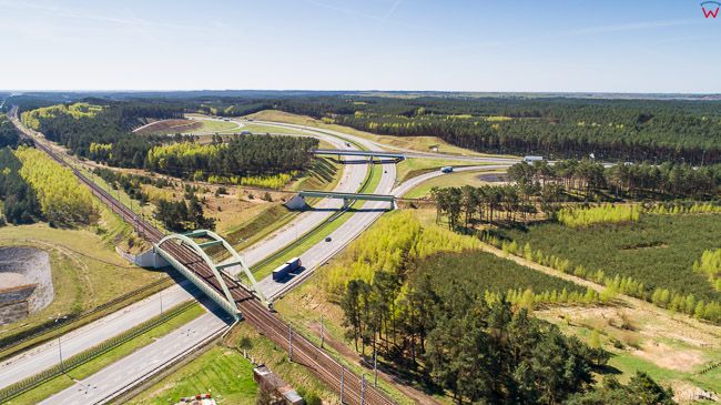 Brzoza, skrzyzowanie Autostrady Bursztynowej - A1 - S10 i drogi nr 91. Wezel Torun Poludnie. EU, PL, kujawsko-pomorskie. Lotnicze