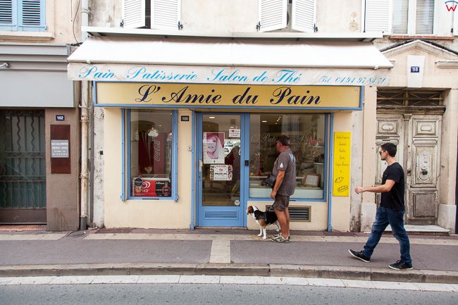 Saint-Tropez (Francja) 16.09.2015 r. sklep przy Boulevard Luis Blanc.