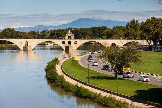 Avignon, (Francja) 16.09.2015 r. panorama na centrum miasta.
