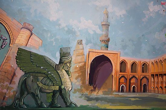 Irak, Babilon. Malowidla na suficie Palacu Prezydenckiego zamiszkiwanego przez Saddama Husajna.