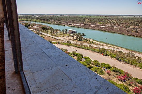 Irak, Babilon. Widok na Eufrat z Palacu Prezydenckiego.