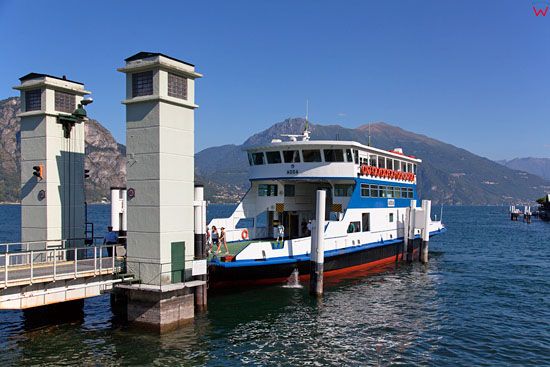 Statek wycieczkowy na jeziorze Como w miejscowosci Bellagio. EU, Italia, Lombardia/Como.