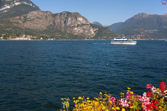 Jezioro Como widoczne z nabrzeza miejscowosci Bellagio. EU, Italia, Lombardia/Como.