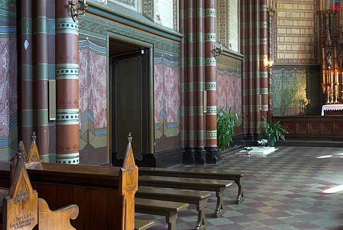 Litwa-Kowno (Kaunas). Wnętrze kaplicy w archikatedrze Piotra i Pawła.