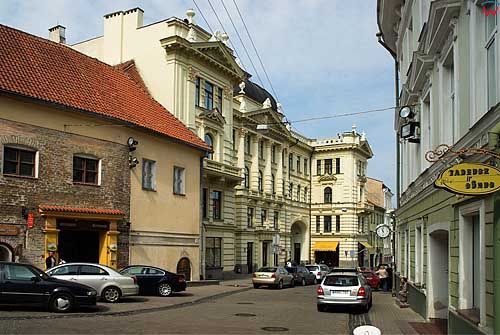 Litwa-Wilno. Widok od ul. Ostrobramskiej w stronę filharmonii