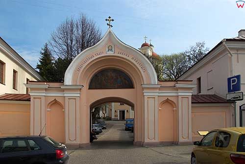 Litwa-Wilno. Brama prowadząca do cerkwi św. Ducha, ul. Ostrobramska.