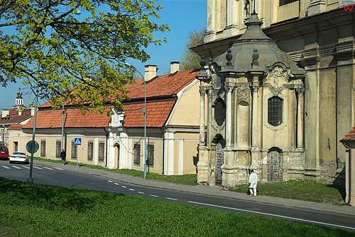 Litwa-Wilno. Rokokowe elementy fasady kościoała Misjonarzy-Wniebowstąpienia Pańskiego