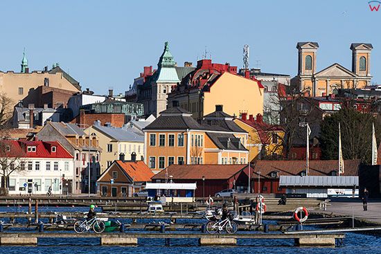 Karlskrona, dmomy mieszkalne przy ulicy Borgmastarekajen. EU, Szwecja.