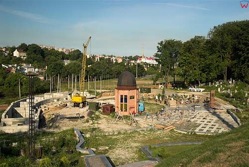 Lwów. Budowa Ukraińskiego cmentarza na Łyczakowie.