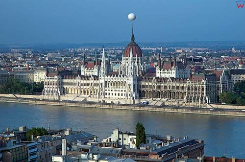 Budapeszt, panorama na parlament